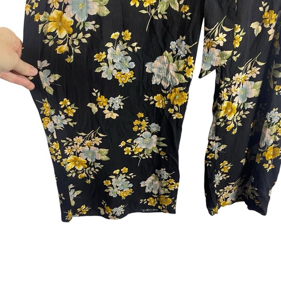 American Eagle Short Sleeve Wide Leg Jumpsuit Medium Black Yellow Blue Floral - Picture 5 of 13